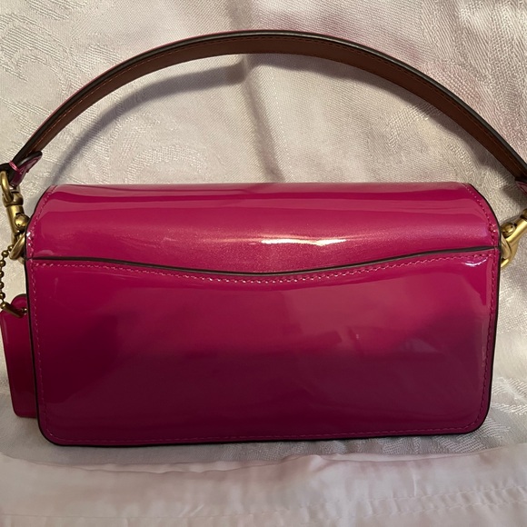 Coach patent leather handbag in magenta - Picture 3 of 8